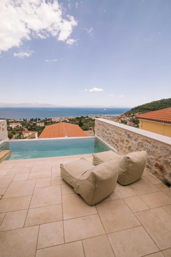 Mani Luxury Suites And Studios In Gytheio With Private Pools Exterior photo